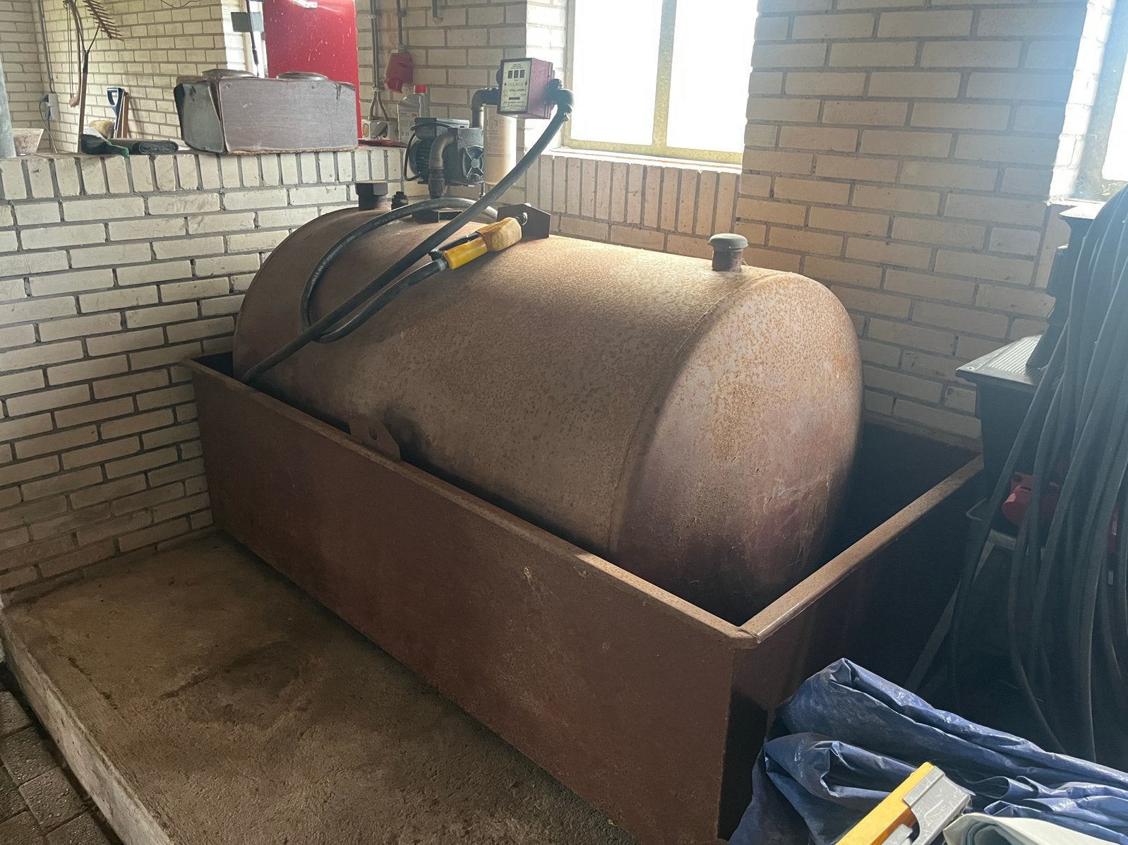 Dieseltank 1.200 ltr., Ophalen, Glastuinbouw, Werkplaats, Gebouw of Erf