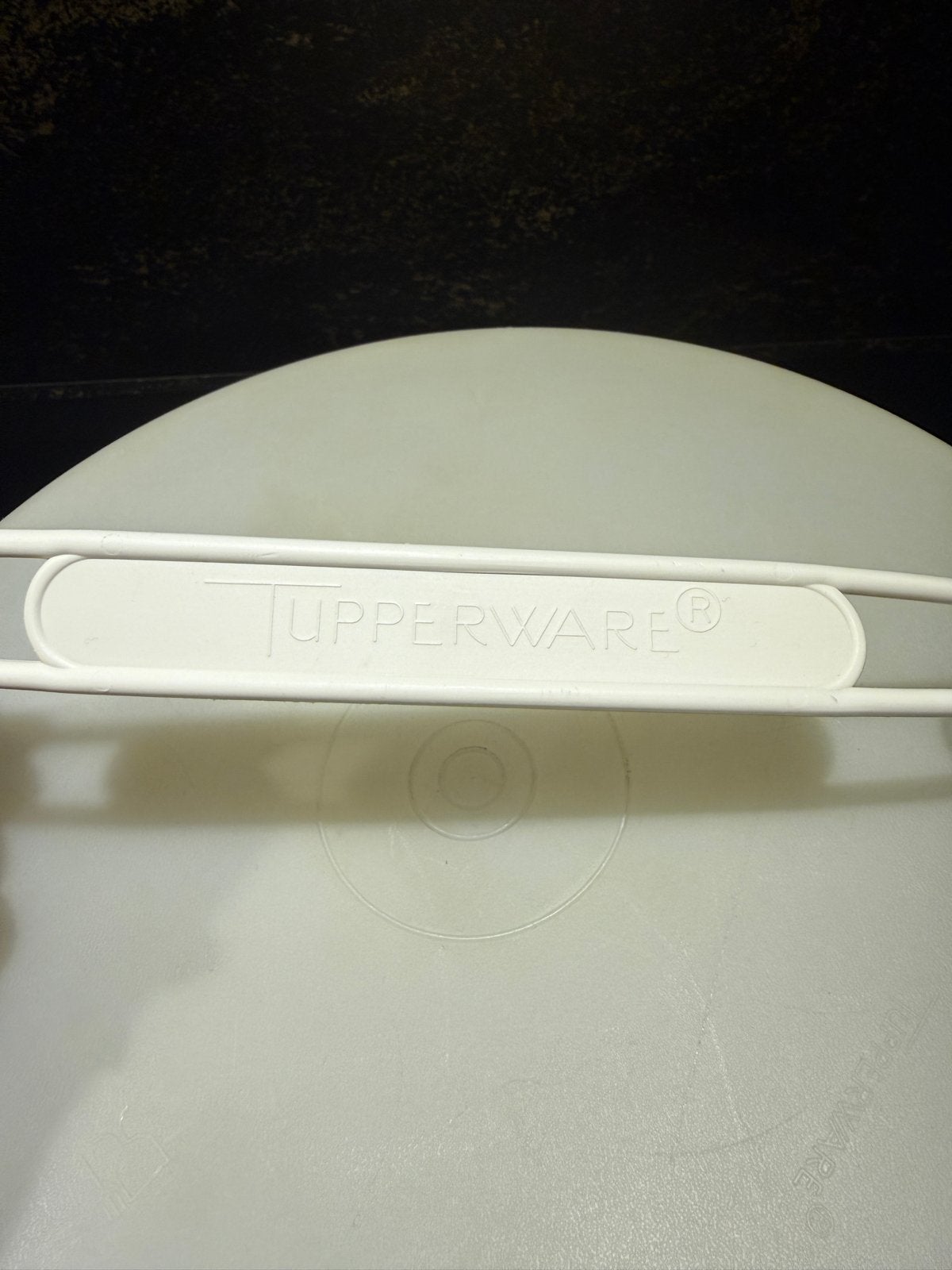Tupperware taartdoos / taartstolp, Gebruikt, Wit, Overige typen, Ophalen of Verzenden