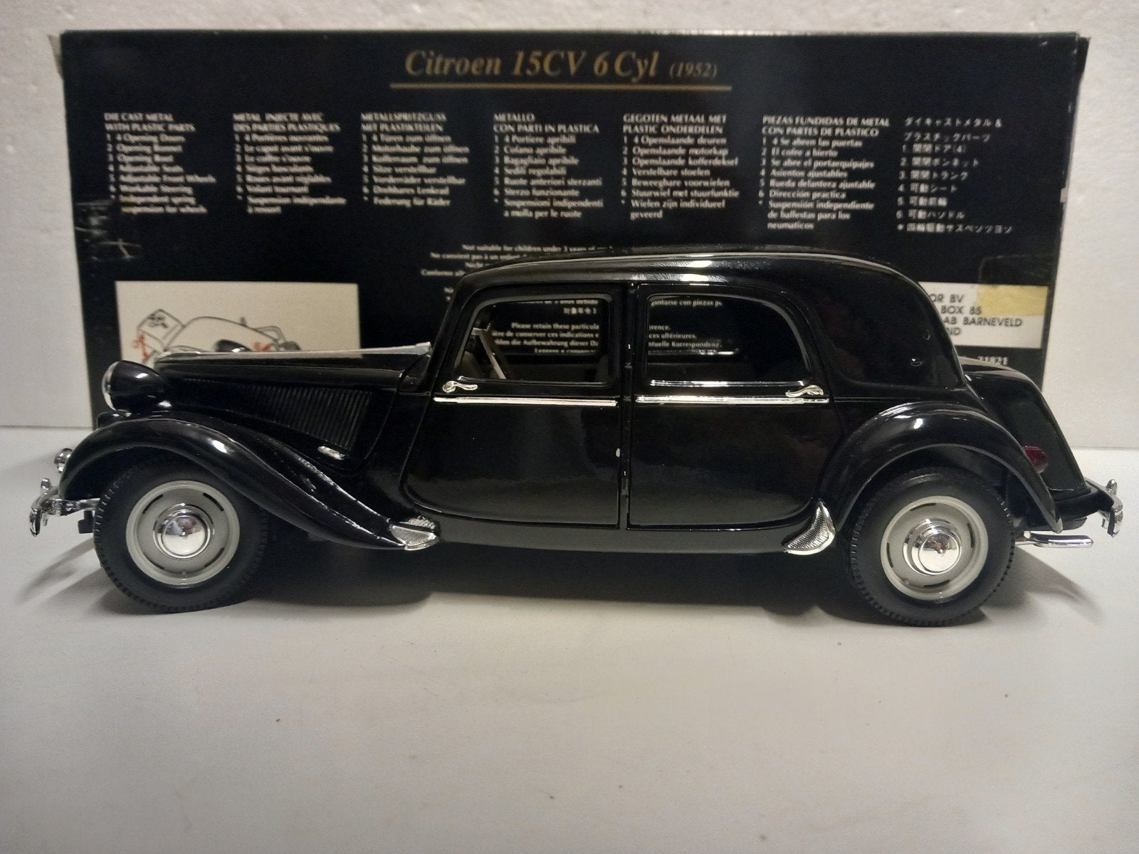 Citroen 15 CV Traction zwart 1952 Maisto metal 1:18 KRD, Ophalen of Verzenden, Zo goed als nieuw, Auto, Maisto