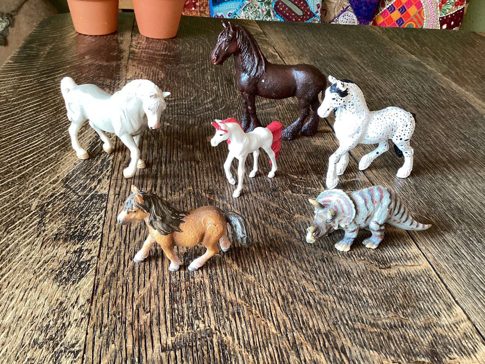 Schleich 5 x paard + 1 keer dino samen voor, € 12,50, Ophalen of Verzenden, Zo goed als nieuw, Paard, Beeldje of Figuurtje