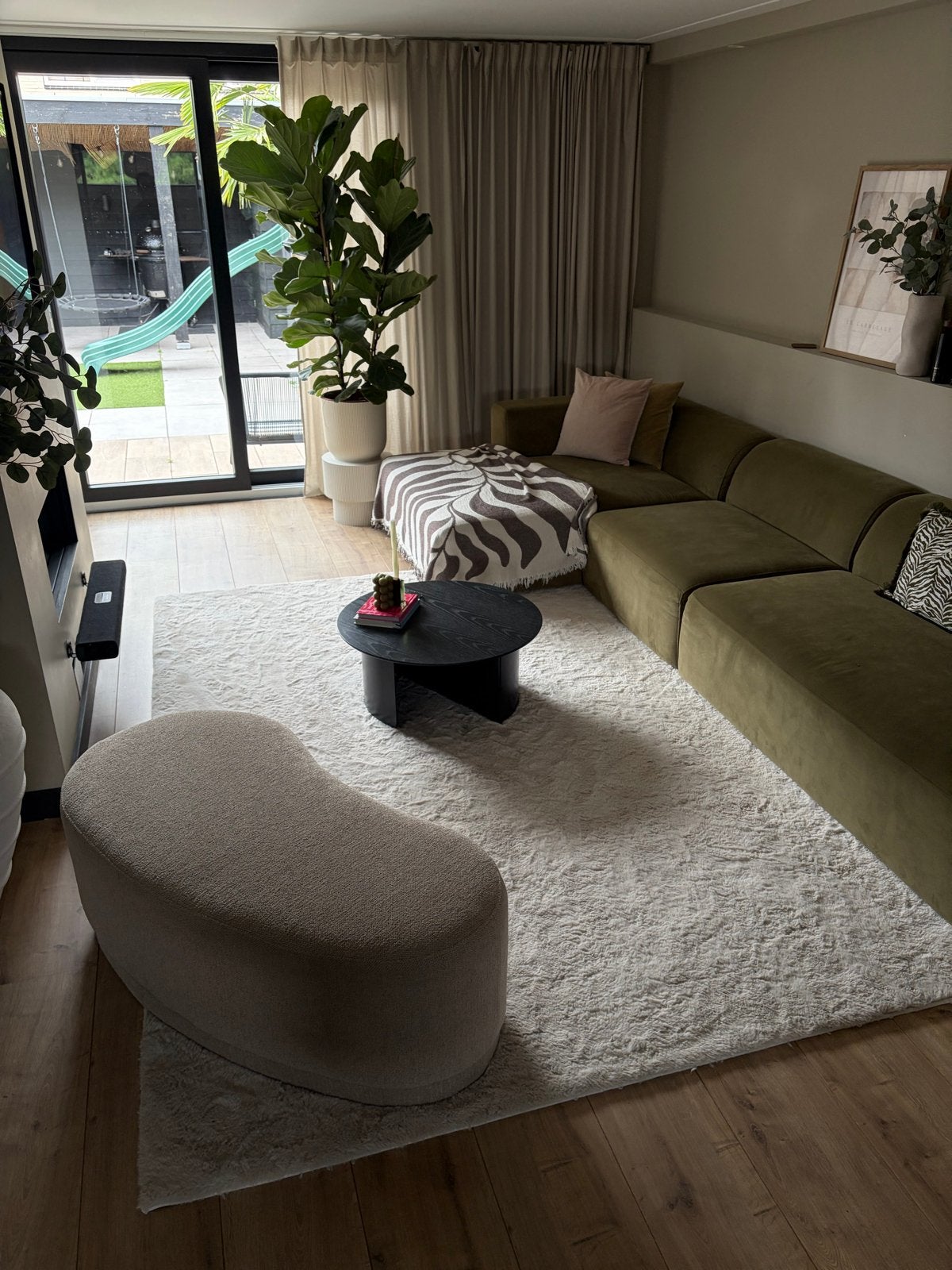 Zo goed als nieuw kleed, 2x3 meter, 4 maanden oud, Ophalen, Zo goed als nieuw, 200 cm of meer, Crème
