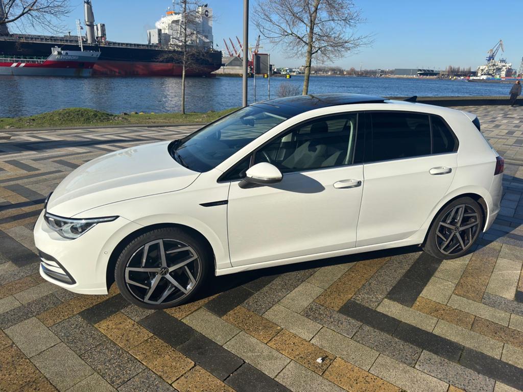 Volkswagen Golf 1.5 Etsi 150pk 7-DSG 2020 Wit, Auto's, Volkswagen, Particulier, Golf, Panoramadak, Hybride Elektrisch/Benzine