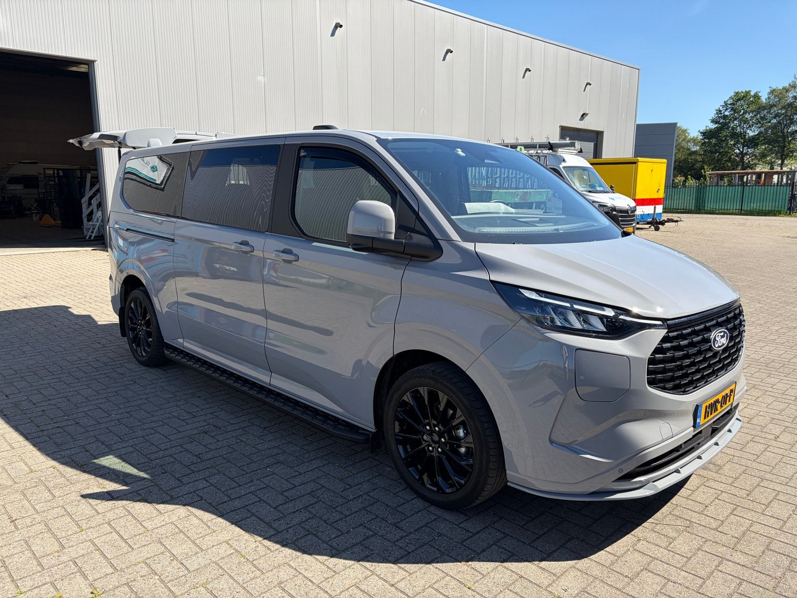 Ford Tourneo Custom Kombi 2.5 Phev 233pk L2h1 340 CVT 2024, 8 stoelen, Plug-in hybride, 2367 kg, 2300 kg
