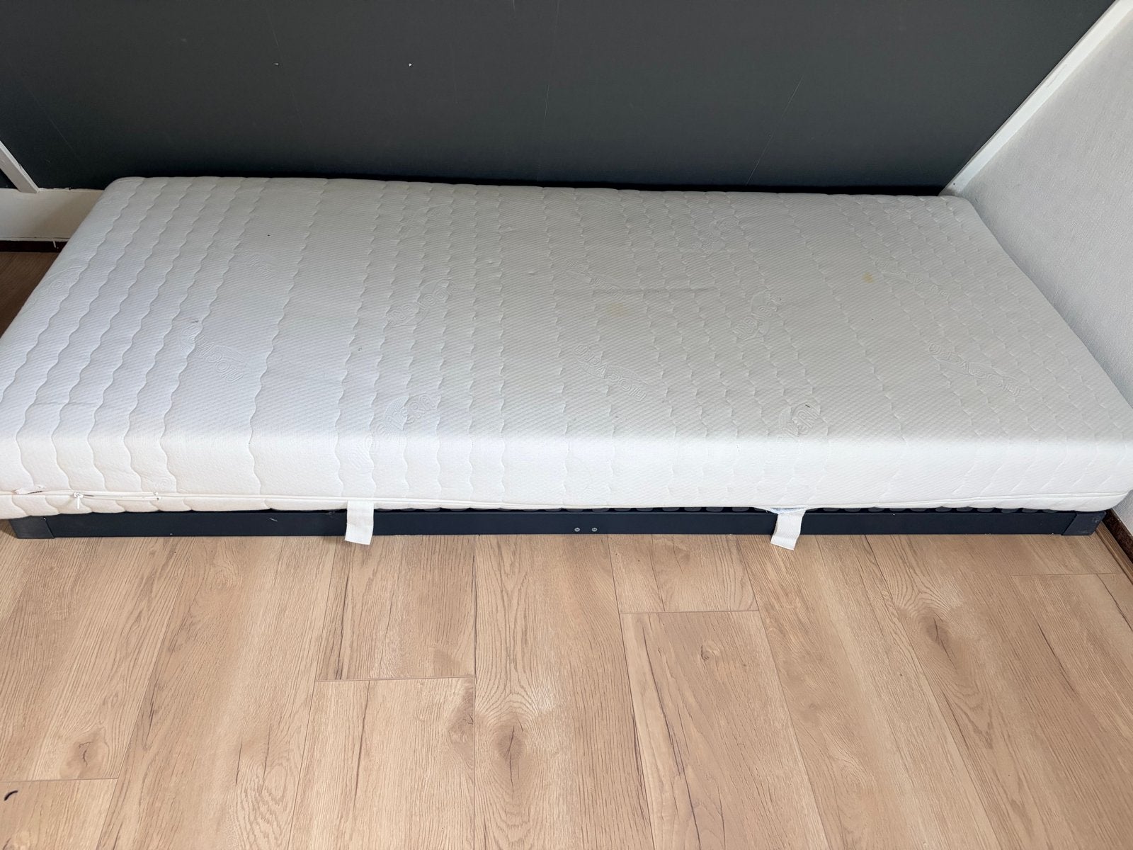 Beter Bed Bossflex 600 lattenbodem 90x200 cm incl matras, Ophalen, 90 cm, Eenpersoons, Zo goed als nieuw