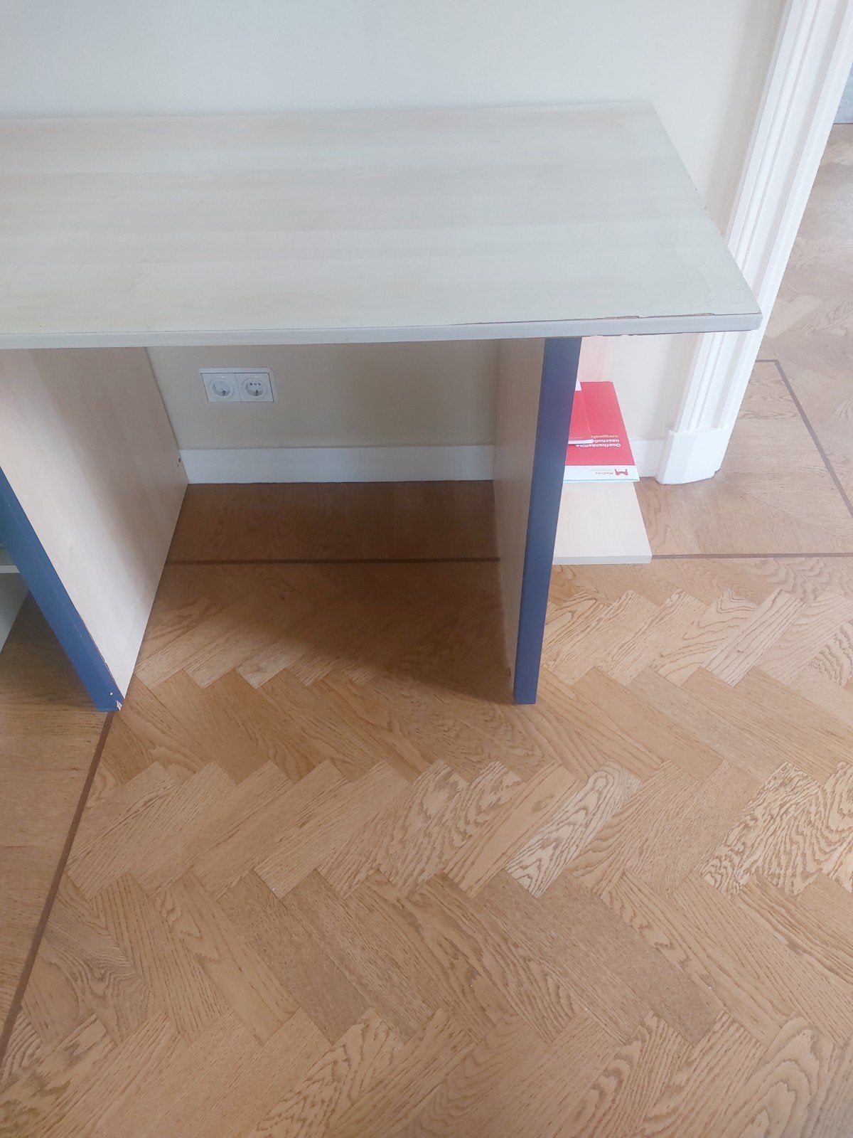 IKEA bureau - oud en gratis, Ophalen, Gebruikt, Spaanplaat of MDF, IKEA