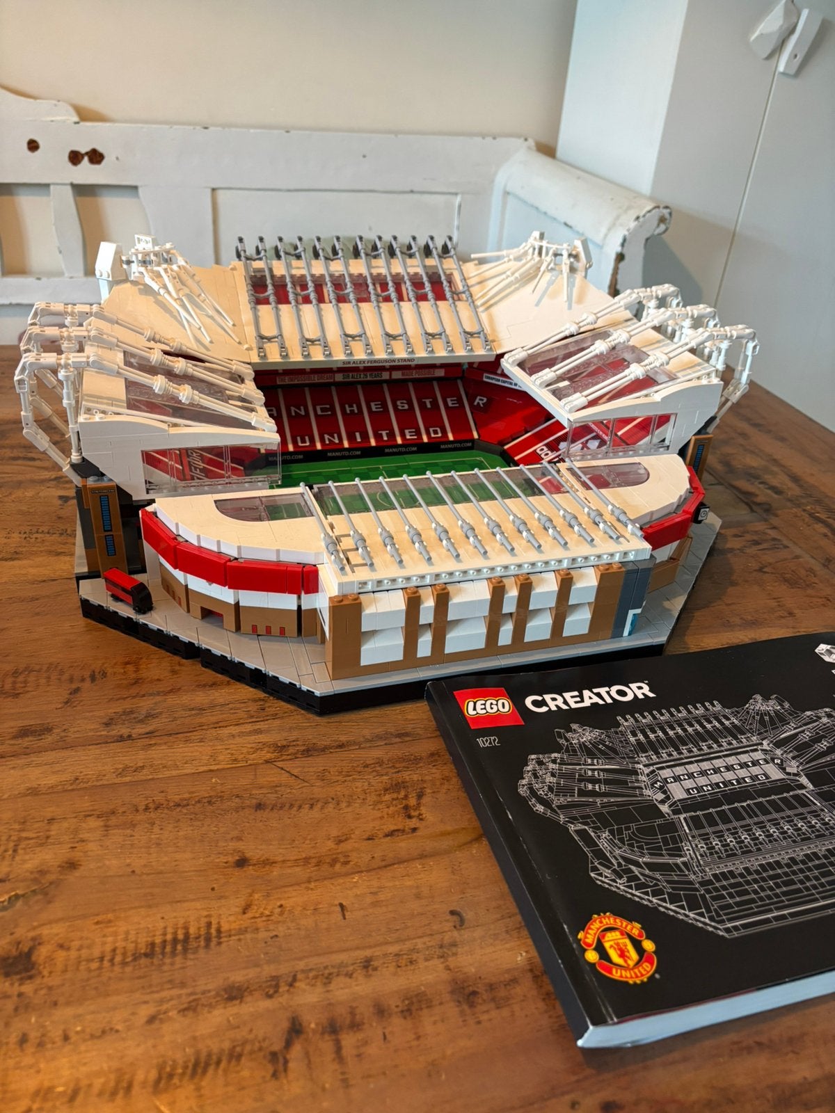 Lego voetbalstadion - Old Traffort 10272, Kinderen en Baby's, Inclusief instructies, Lego, Ophalen of Verzenden, Zo goed als nieuw