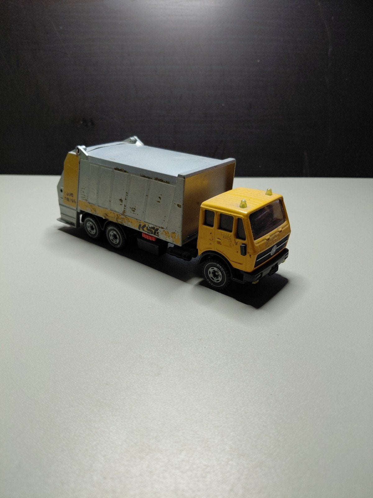 Siku MB Vuilniswagen KSG Europress 1:50 (SSK82) Metaal, Ophalen of Verzenden, Gebruikt, Bus of Vrachtwagen