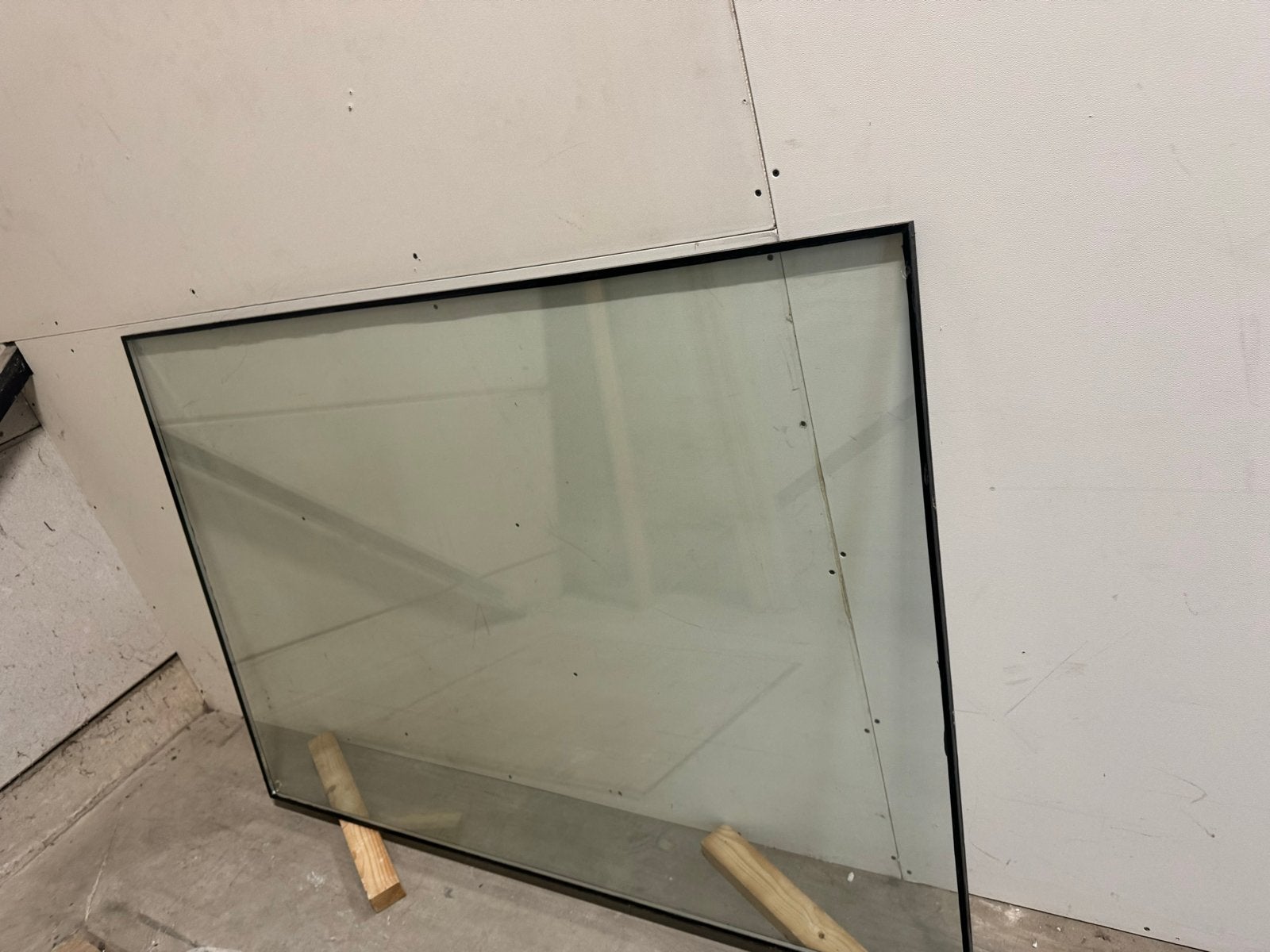Raam met dubbel glas en kozijn gratis af te halen, Ophalen, Gebruikt, Gevelraam of Ruit, Dubbelglas