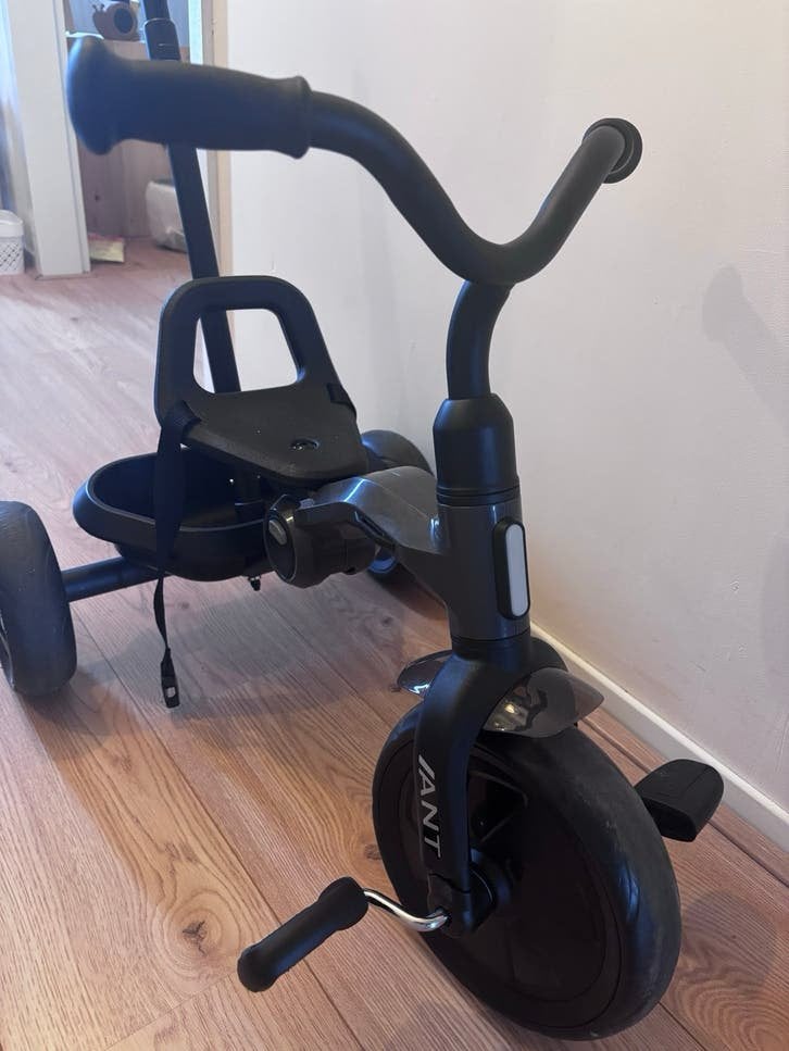 Deryan driewieler met duwstang €10, Ophalen, Gebruikt, Duwstang