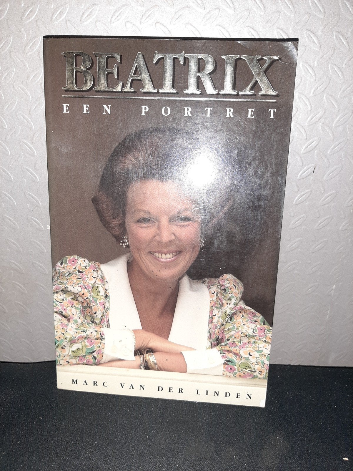 Beatrix: Een Portret - Marc van der Linden (Boek), Ophalen of Verzenden, Gelezen, Marc van der Linden, Politiek