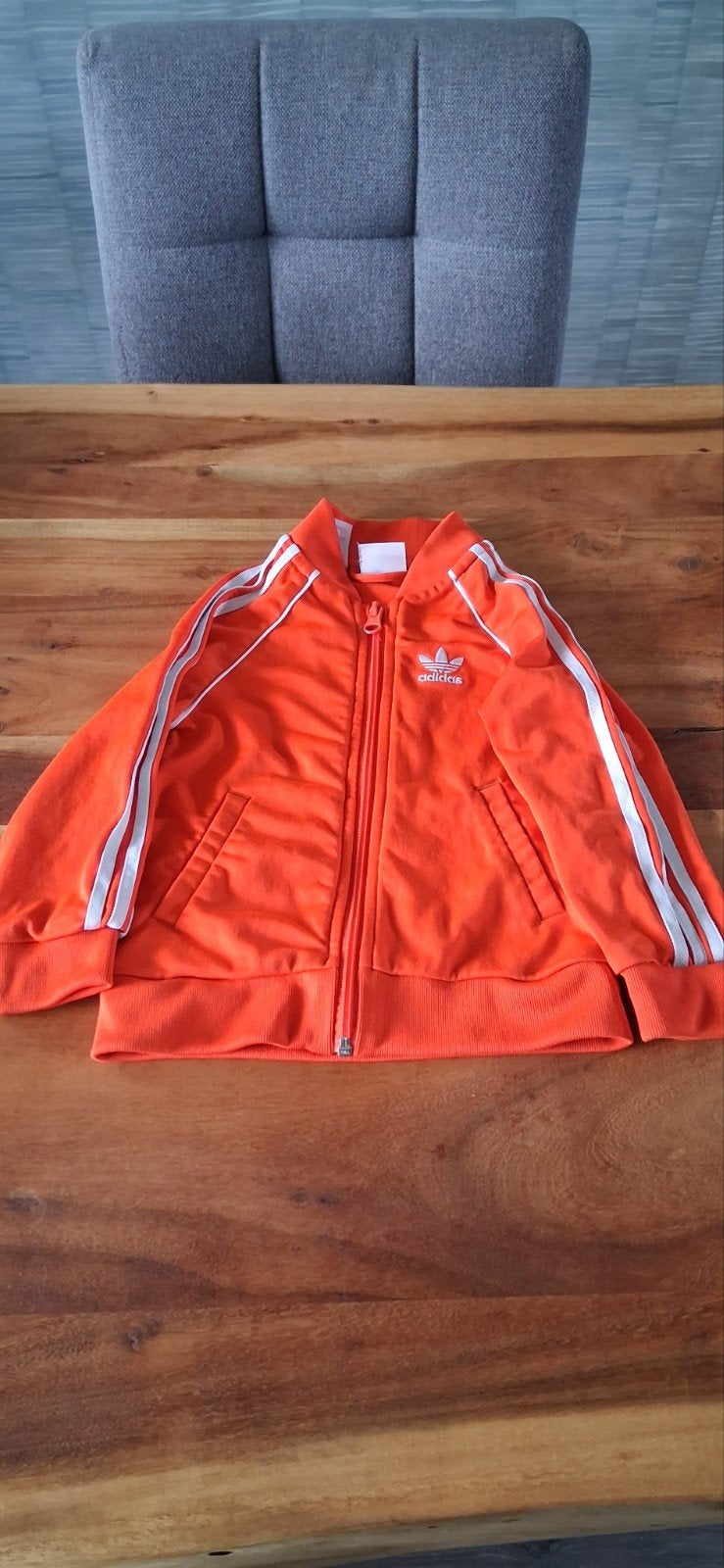 Adidas vest, Maat 92, Koraal/Rood, Adidas, Gebruikt, Jongen of Meisje, Trui of Vest