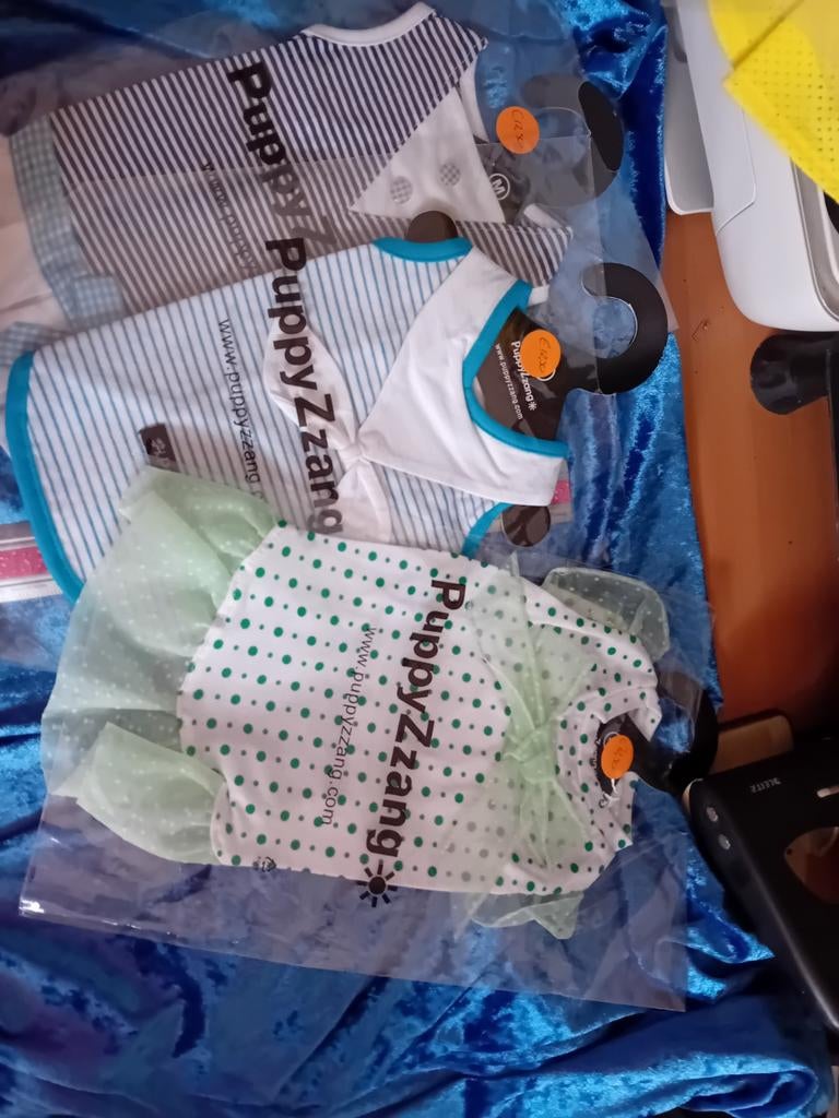 Partij honden kleding 32 stuks, Dieren en Toebehoren, Hondenkleding, Ophalen of Verzenden, Nieuw