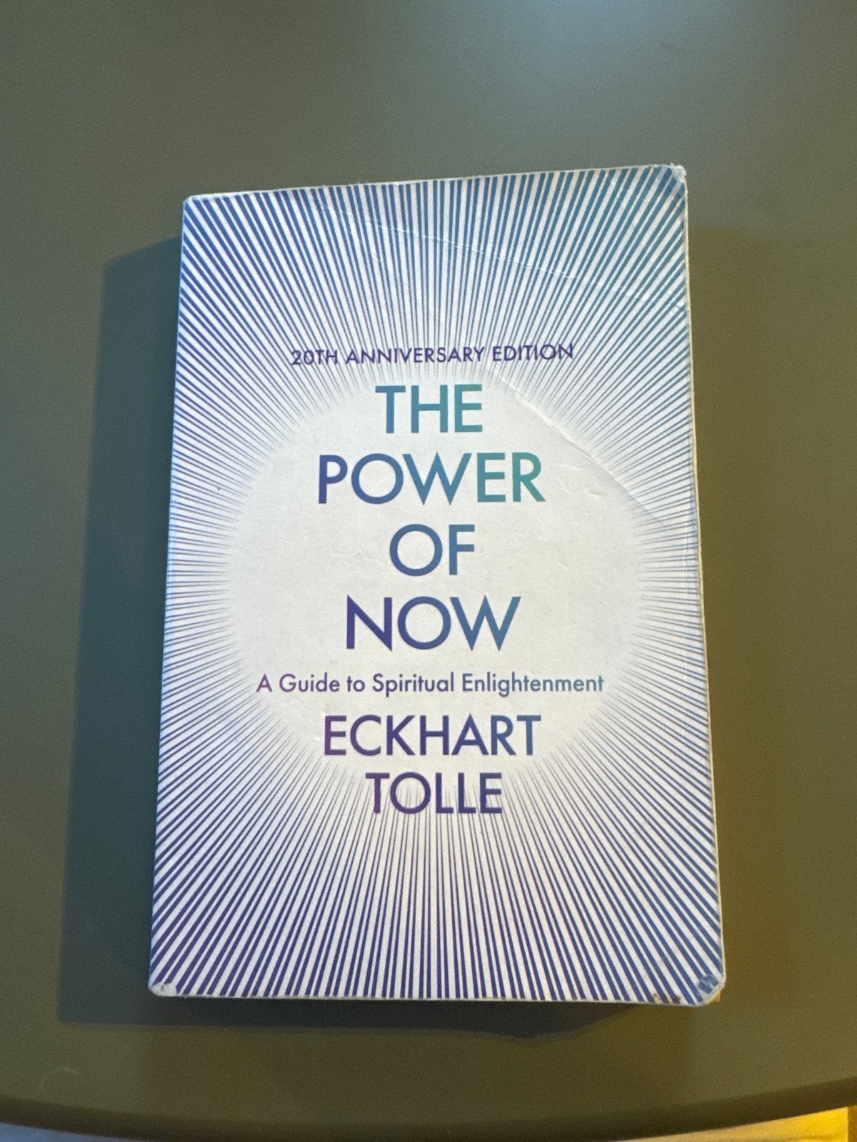 The Power of Now - Eckhart Tolle (20th Anniversary Edition), Ophalen of Verzenden, Gelezen, Spiritualiteit algemeen, Achtergrond en Informatie