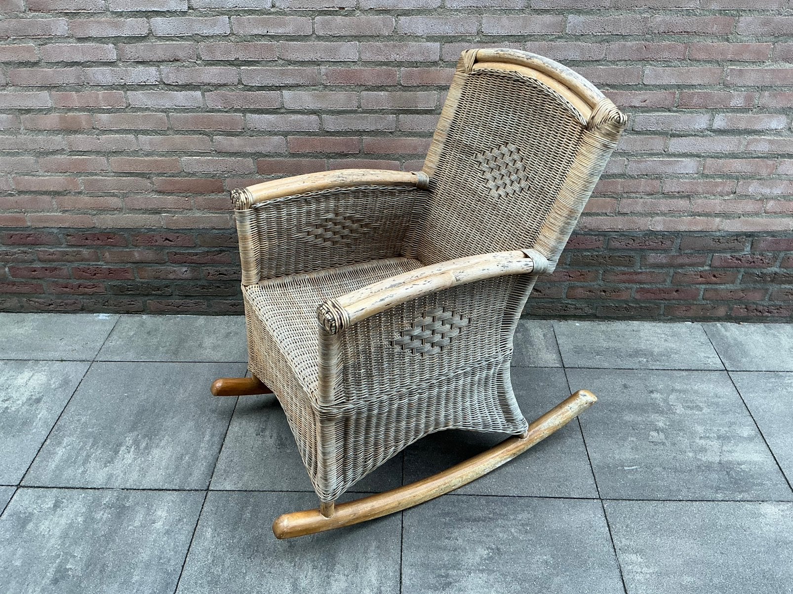 Oude schommelstoel, Huis en Inrichting, Stoelen, Ophalen, Gebruikt, Hout