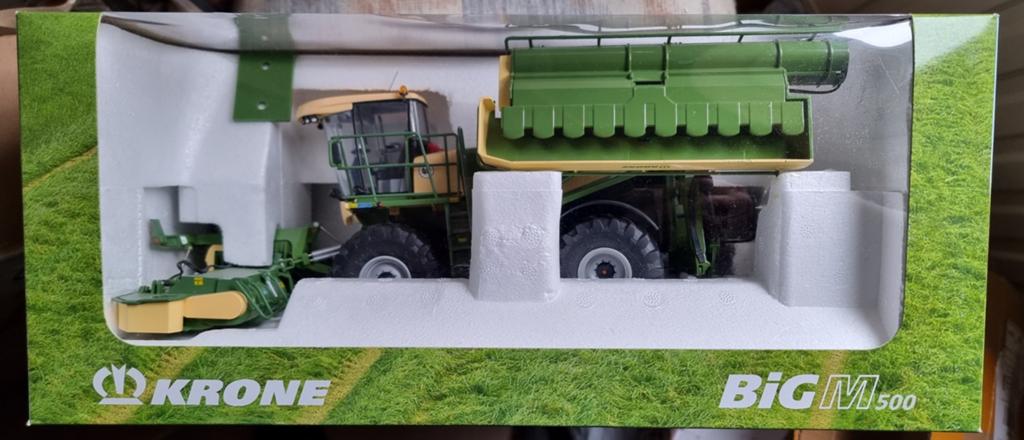 Krone Big M500 Triple Maaier Van Ros, Hobby en Vrije tijd, Modelauto's | 1:32, Ophalen of Verzenden, Nieuw, Tractor of Landbouw