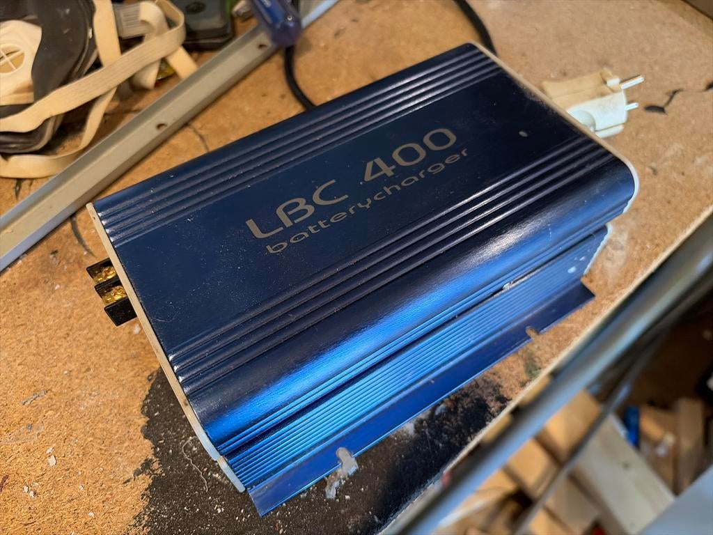 LBC 400 Acculader - Gebruikt, Ophalen, Gebruikt