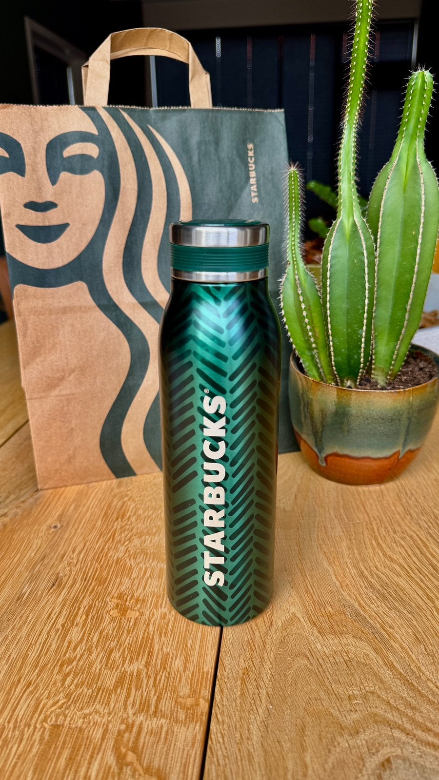 Starbucks Herringbone Green Travel Bottle, Huis en Inrichting, Keuken | Servies, Thermoskan, Nieuw, Ophalen of Verzenden, Overige stijlen