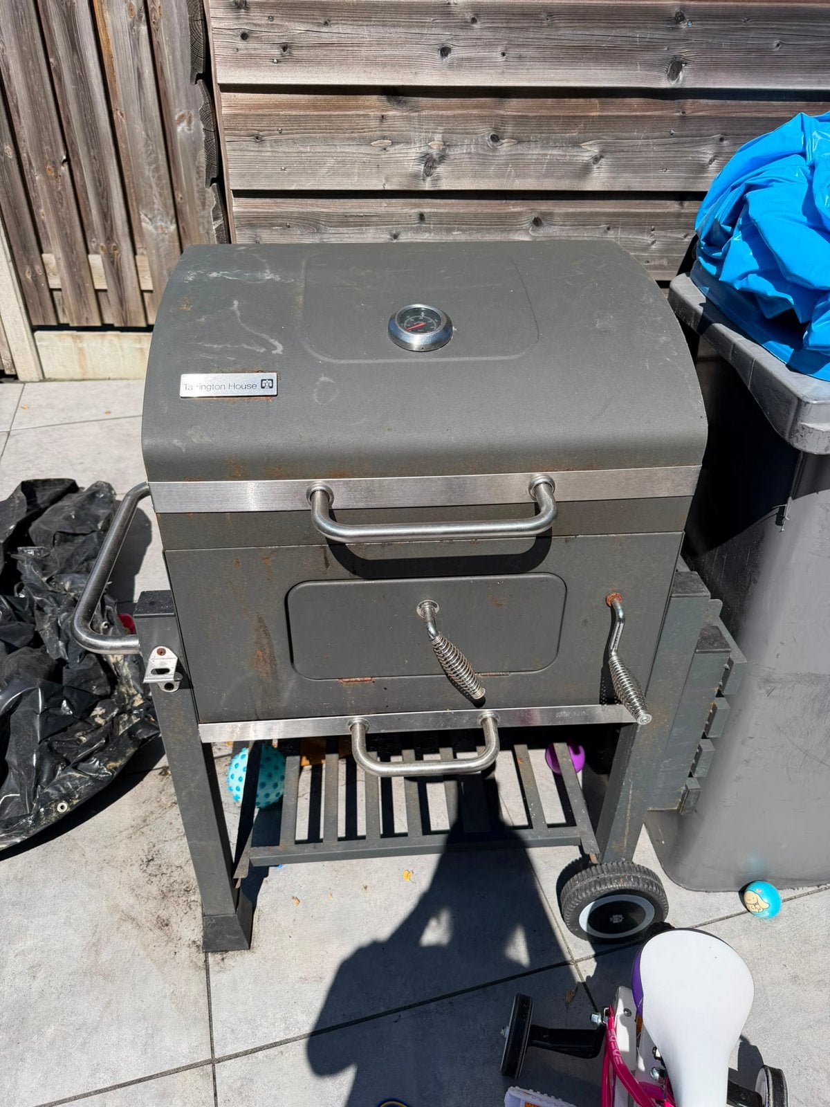 Tarrington House Houtskoolbarbecue - Klaar voor de zomer!, Ophalen, Gebruikt