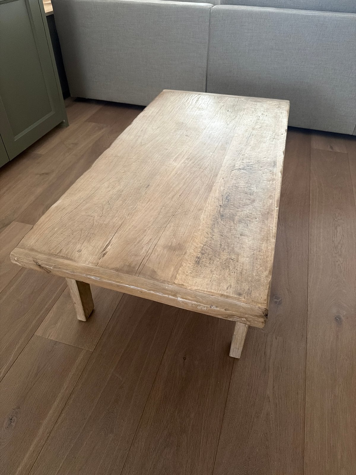 Robuuste houten salontafel - landelijke uitstraling, Huis en Inrichting, Tafels | Salontafels, Gebruikt, 100 tot 150 cm, Overige houtsoorten