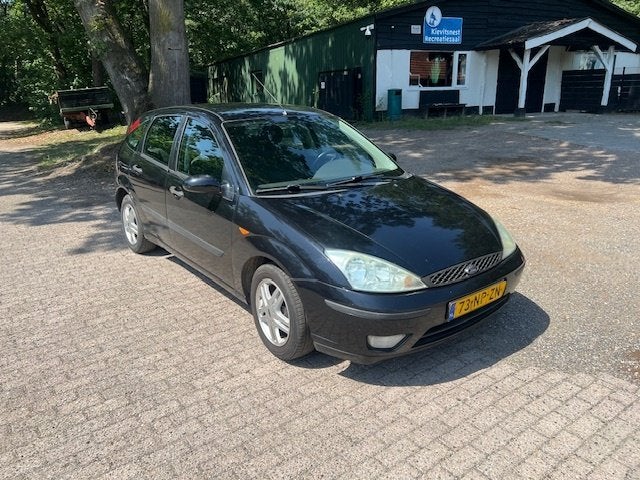 Ford Focus 1.6 I Trend 5D 2004 Zwart, 1596 cc, Stof, 100 pk, 1200 kg