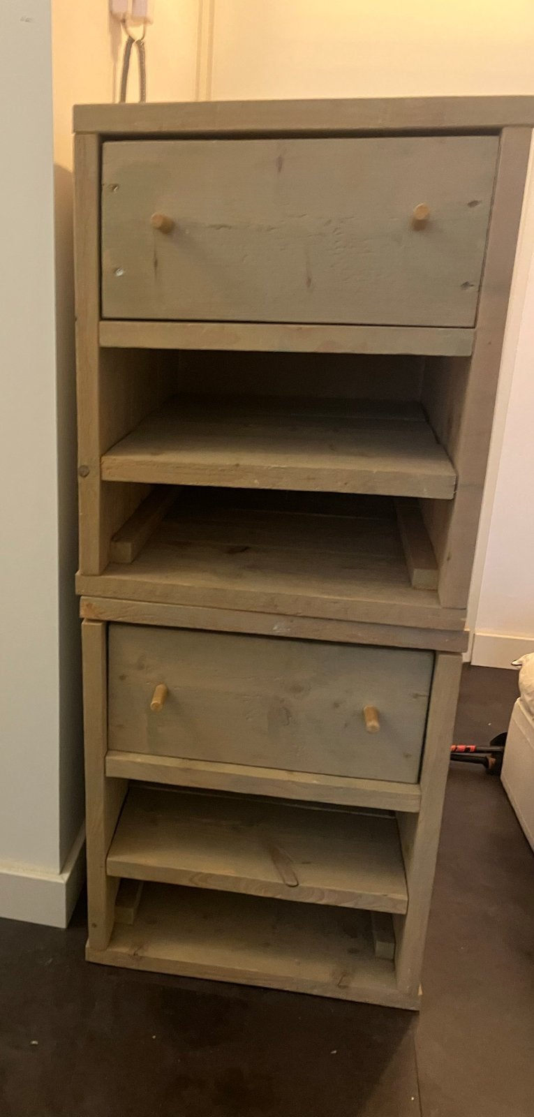 2 stevige nachtkastjes met 2 planken en lade, Ophalen, Gebruikt, 55 tot 70 cm, 45 tot 65 cm