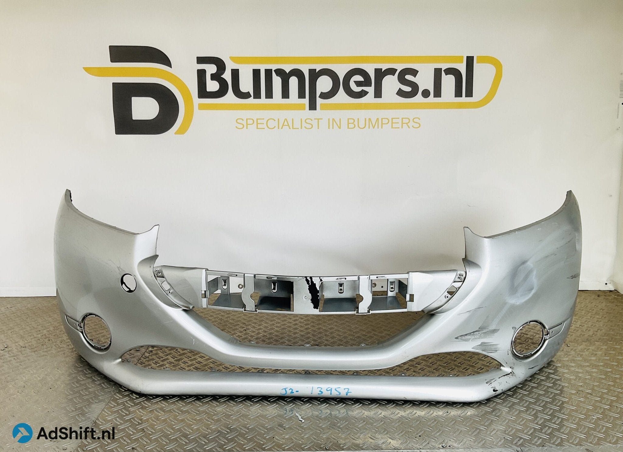 Bumper Peugeot 208 12-16 967279447700 Voorbumper 2-J2-13957z, Auto-onderdelen, Carrosserie en Plaatwerk, Bumper