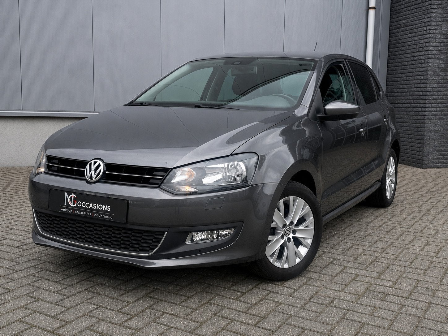 Volkswagen Polo 1.2 / LIFE / CRUISE / PDC / CLIMA, Voorwielaandrijving, Gebruikt, Zwart, 60 pk