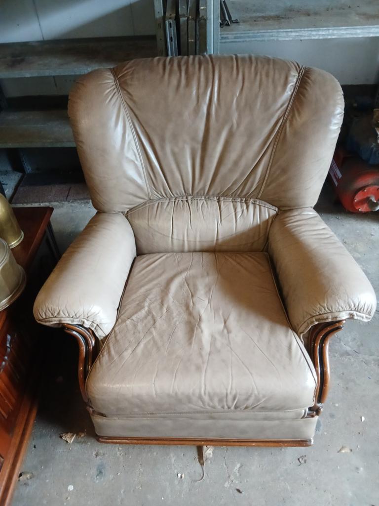Comfortabele leren fauteuil - Beige, Ophalen, Gebruikt, Klassiek, Comfortabel, 75 tot 100 cm