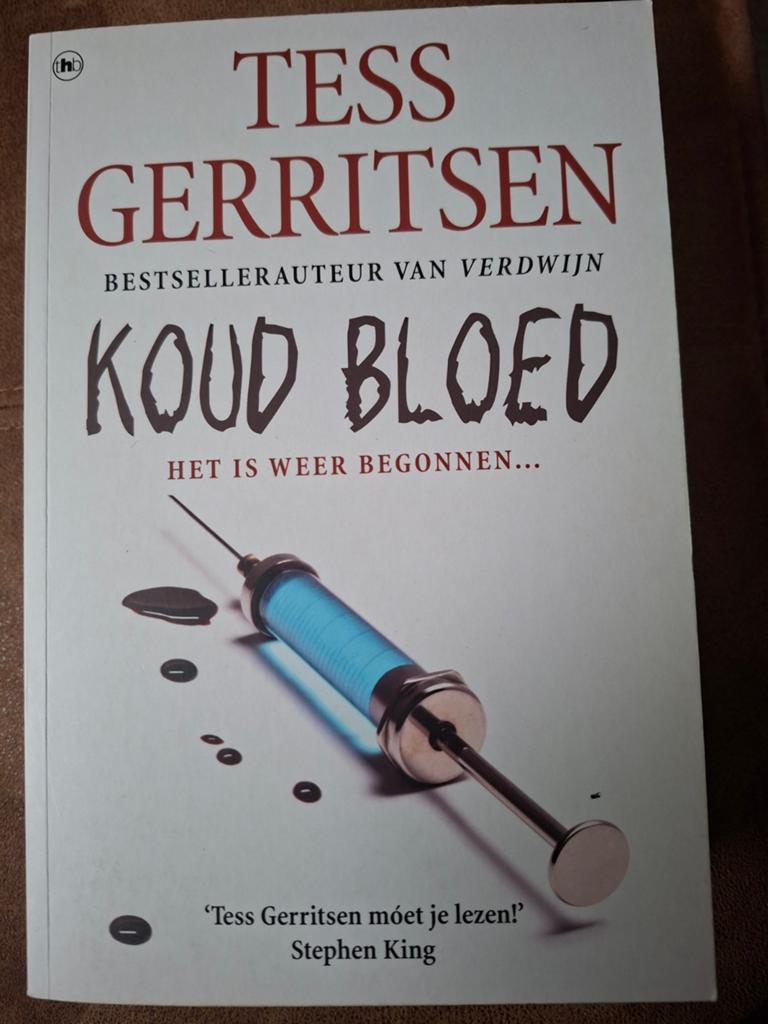 Tess Gerritsen - Koud bloed, Ophalen of Verzenden, Zo goed als nieuw, Tess Gerritsen