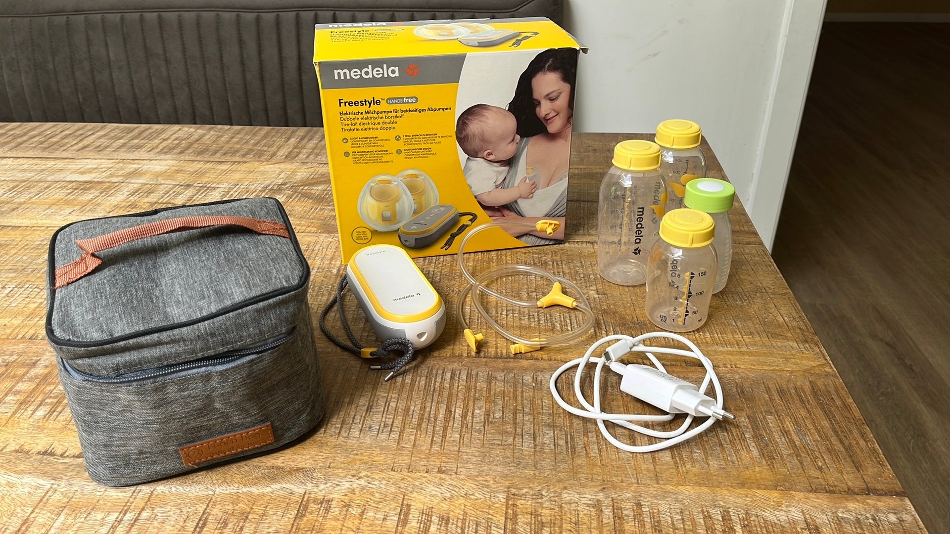 Dubbele elektrische borstkolf Medela, Ophalen, Zo goed als nieuw, Borstkolf