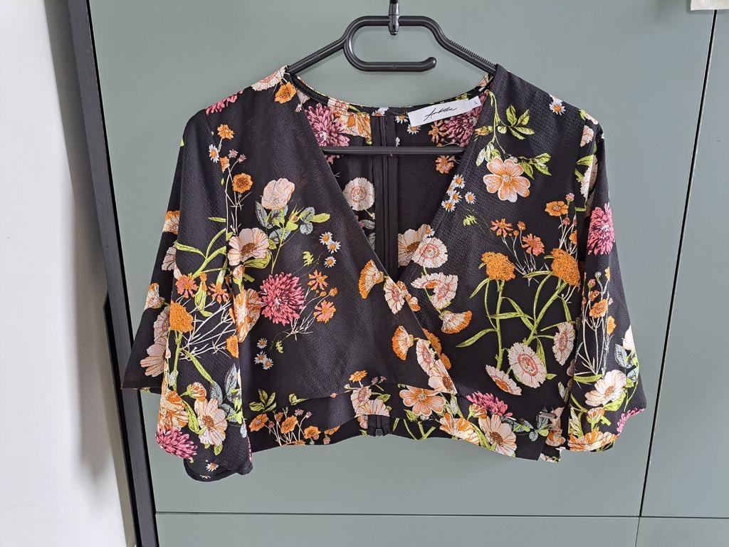 Ambika croptop met bloemenprint maat L, Zwart, Maat 42/44 (L), Ophalen of Verzenden, Zo goed als nieuw