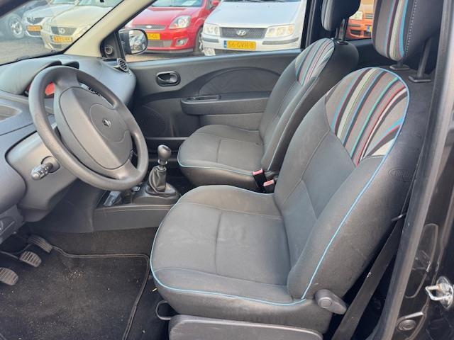Renault Twingo 1.2 16V Collection, '12, airco, cruise contro, Voorwielaandrijving, Gebruikt, Zwart, 4 cilinders