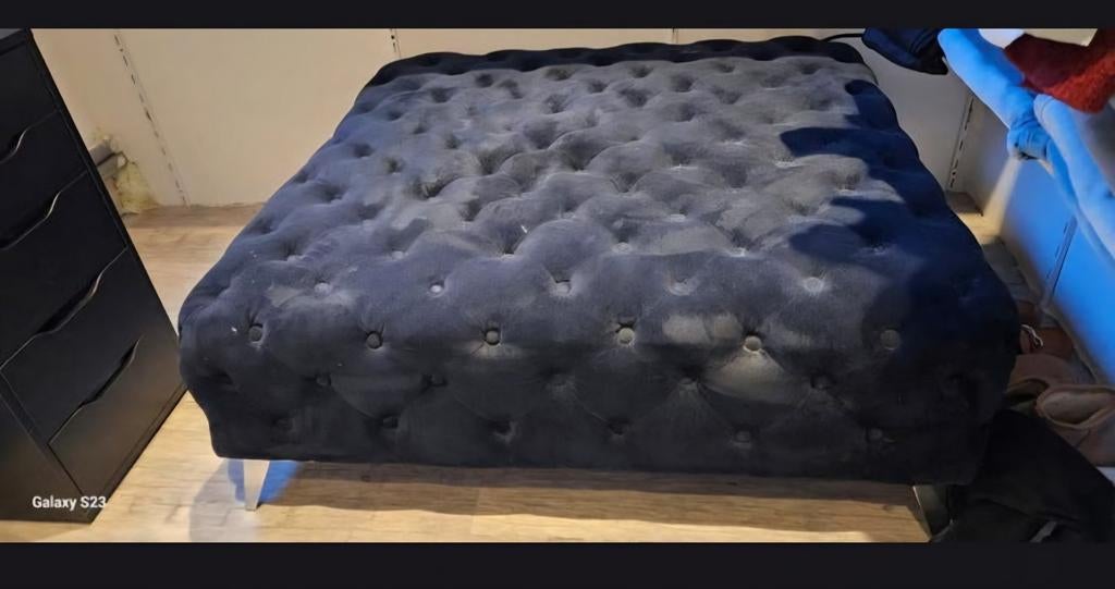 Luxe fluwelen poef/voetenbank - Chesterfield stijl, Ophalen, Chesterfield, Klassiek, Modern, Gebruikt, 100 tot 125 cm