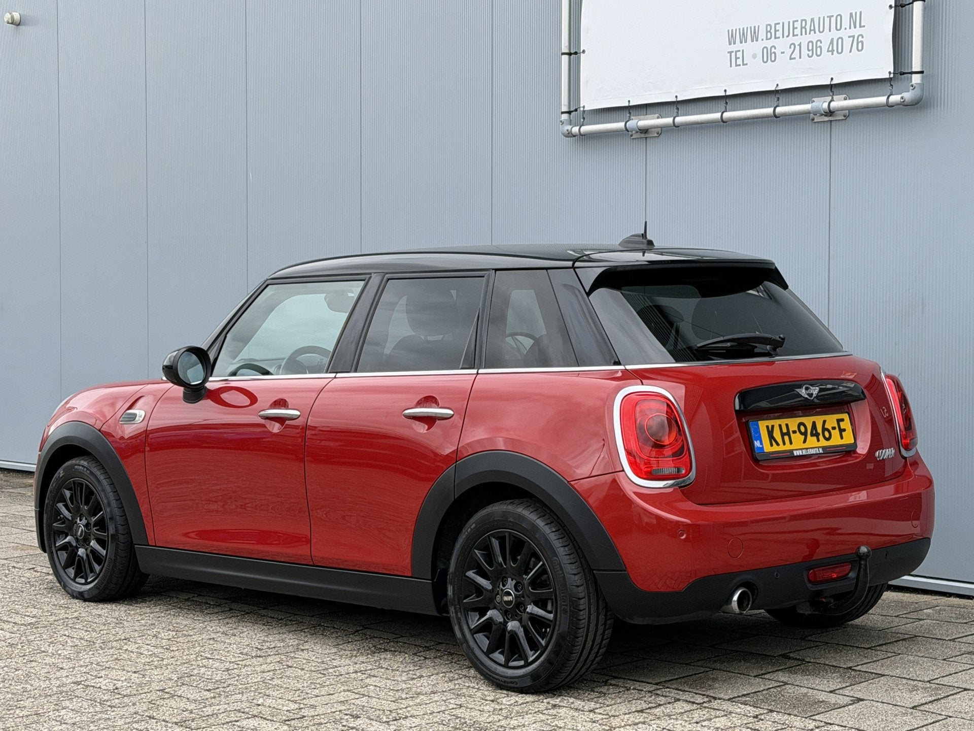 MINI 5-deurs 1.5 Cooper Chili Business Automaat/Trekhaak/Nav, 136 pk, Gebruikt, Euro 6, Leder en Stof