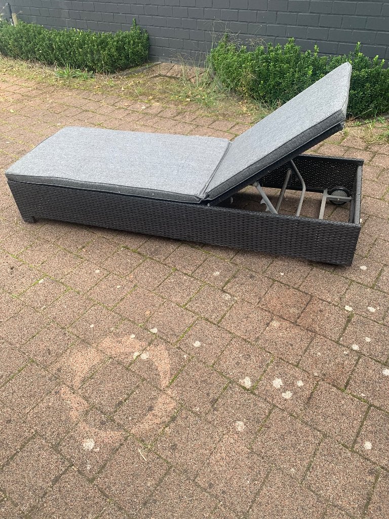 2 verstelbare zwarte wicker ligbedden, gratis af te halen, Ophalen, Gebruikt, Wicker, Verstelbaar