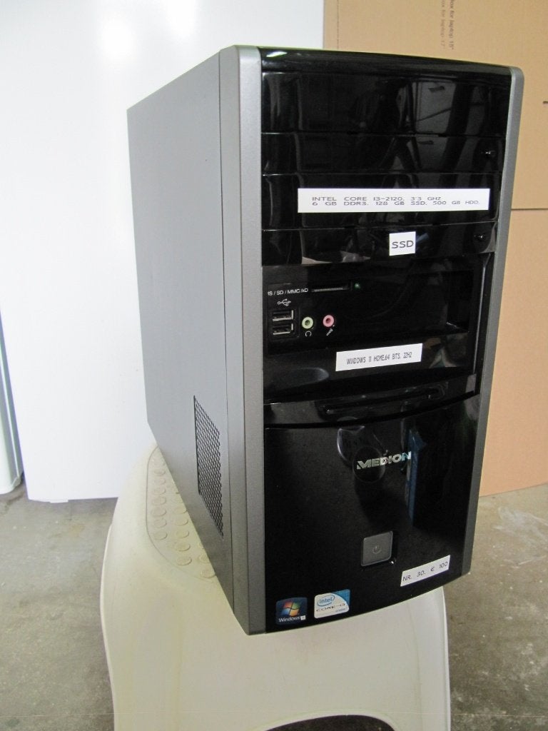 (Nr.30) Intel Core i3-2120. 3,3 Ghz.(Medion Akoya)6Gb,SSD,HD, Ophalen of Verzenden, Zo goed als nieuw
