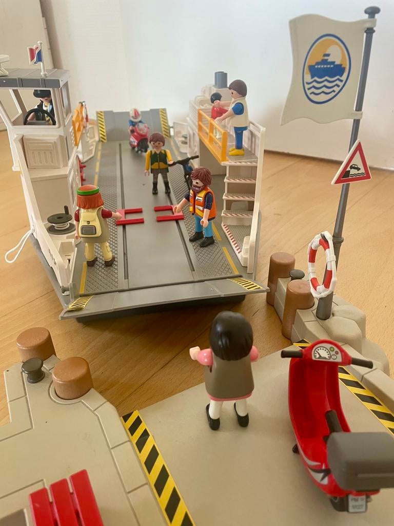 Playmobil veerpont met kade en veel accessoires, Kinderen en Baby's, Speelgoed | Playmobil, Ophalen, Gebruikt