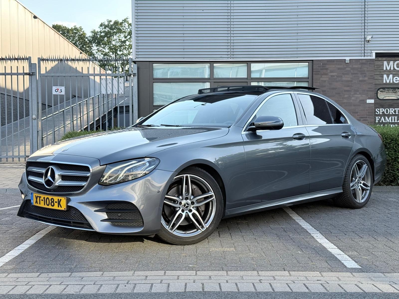 Mercedes E200d AMG Line | Pano | Motorrevisie aantoonbaar, Automaat, Achterwielaandrijving, 4 cilinders, 23 km/l