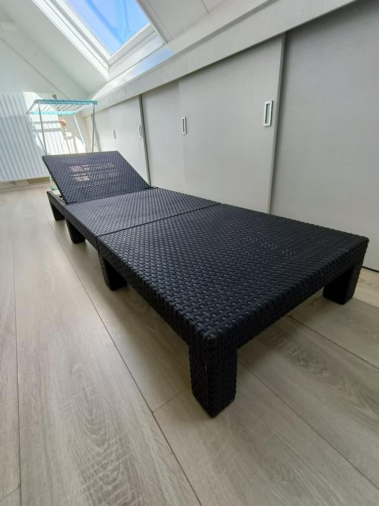 Te koop wickerlook ligbed incl. Kussen, Tuin en Terras, Tuinmeubel-accessoires, Ophalen