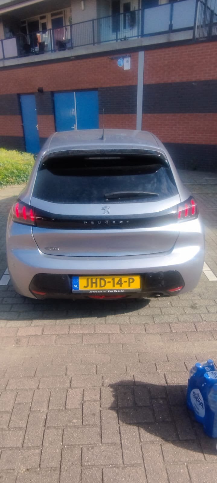 Foto 6 van Peugeot 208 1.2 Puretech 100pk 2023 Grijs