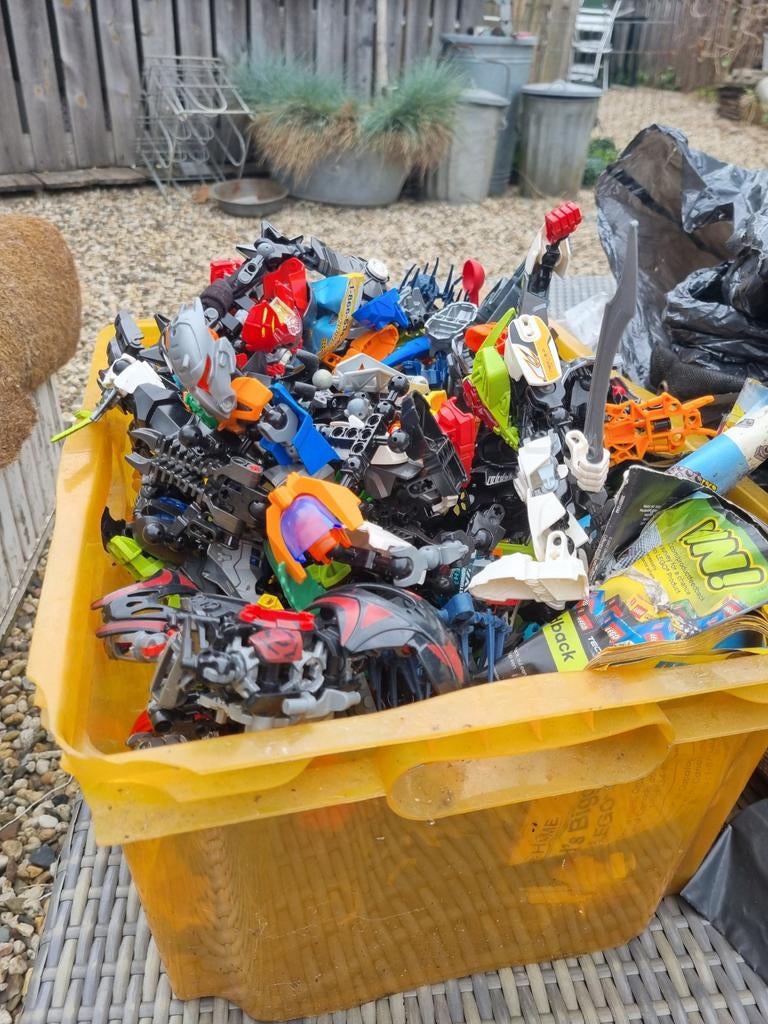 Grote krat vol LEGO Heroes onderdelen, Gebruikt, Lego, Ophalen of Verzenden, Losse stenen
