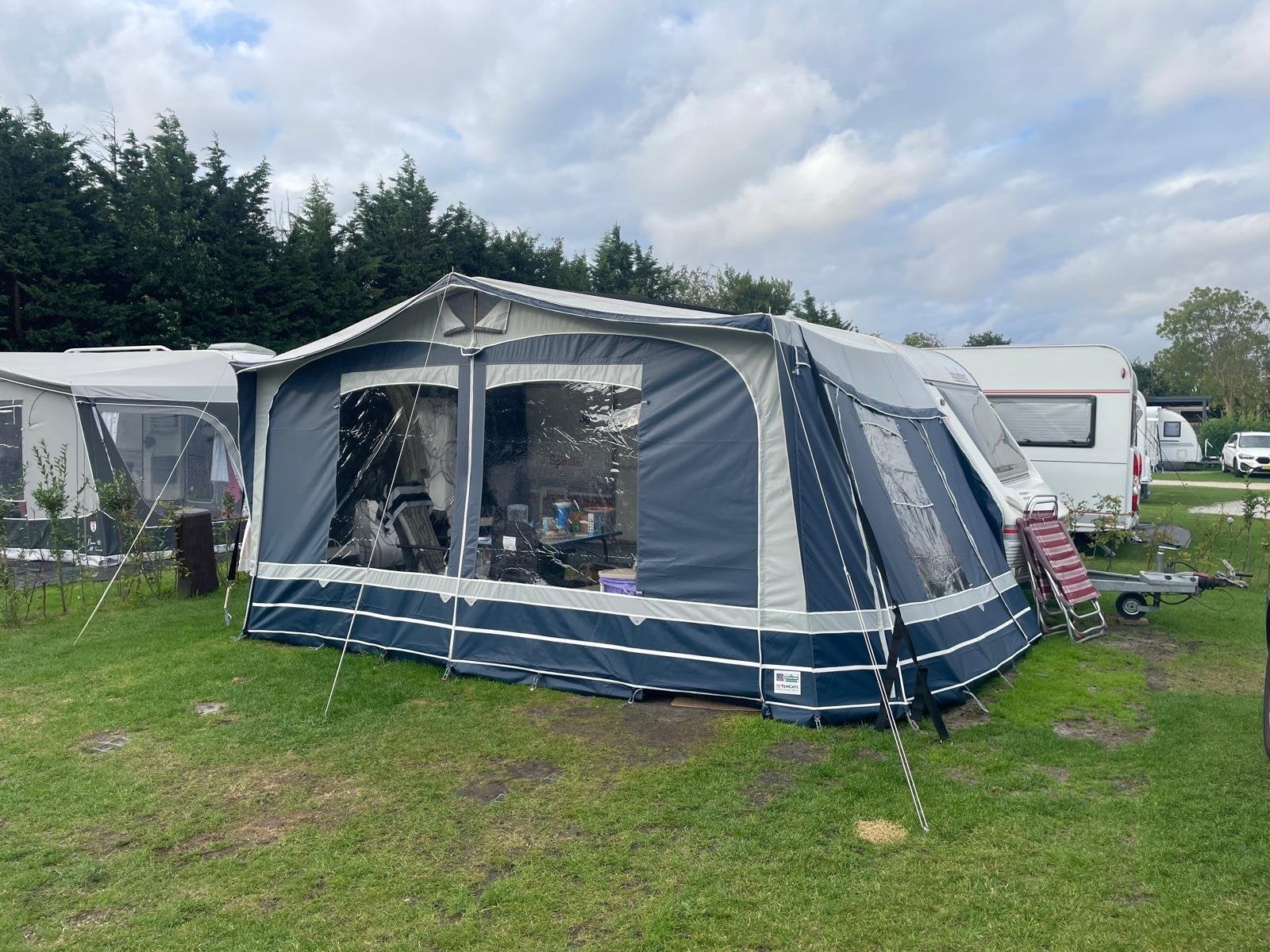 Beyerland caravan met voortent en complete inrichting, Vast bed, Rondzit, 750 - 1000 kg, Particulier
