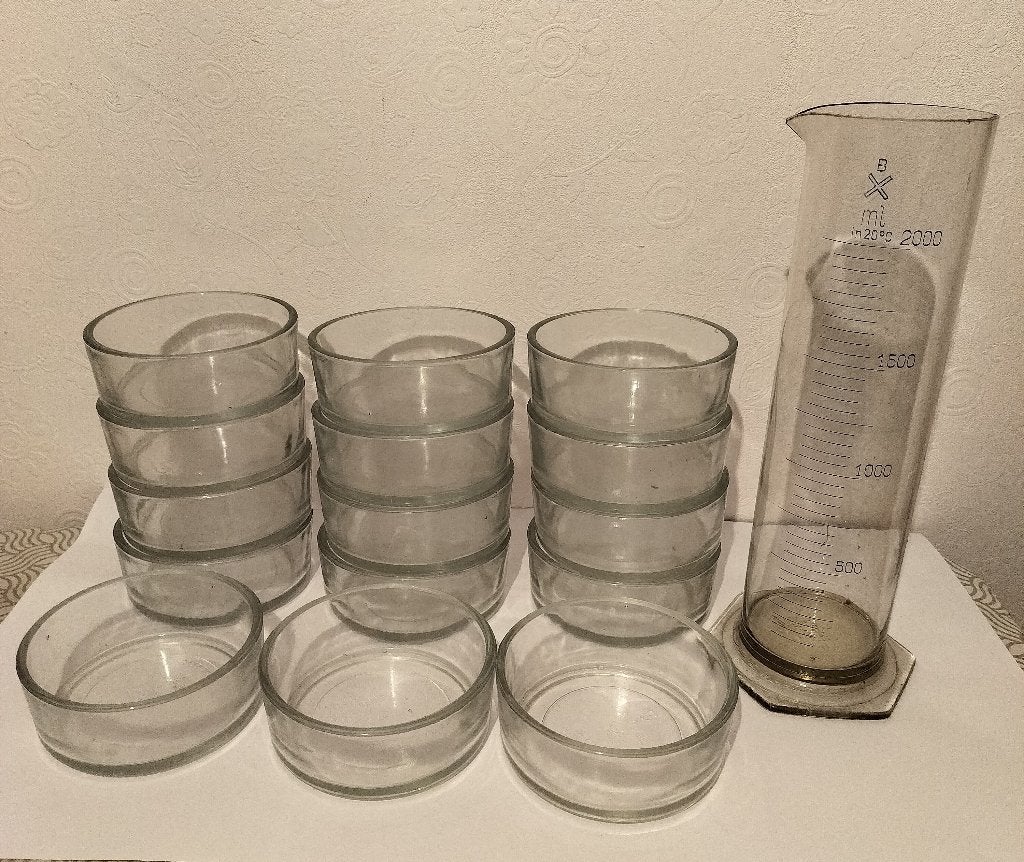 15 laboratorium schalen - 1 glazen maatcilinder 2 liter, Ophalen, Zo goed als nieuw, Overige typen