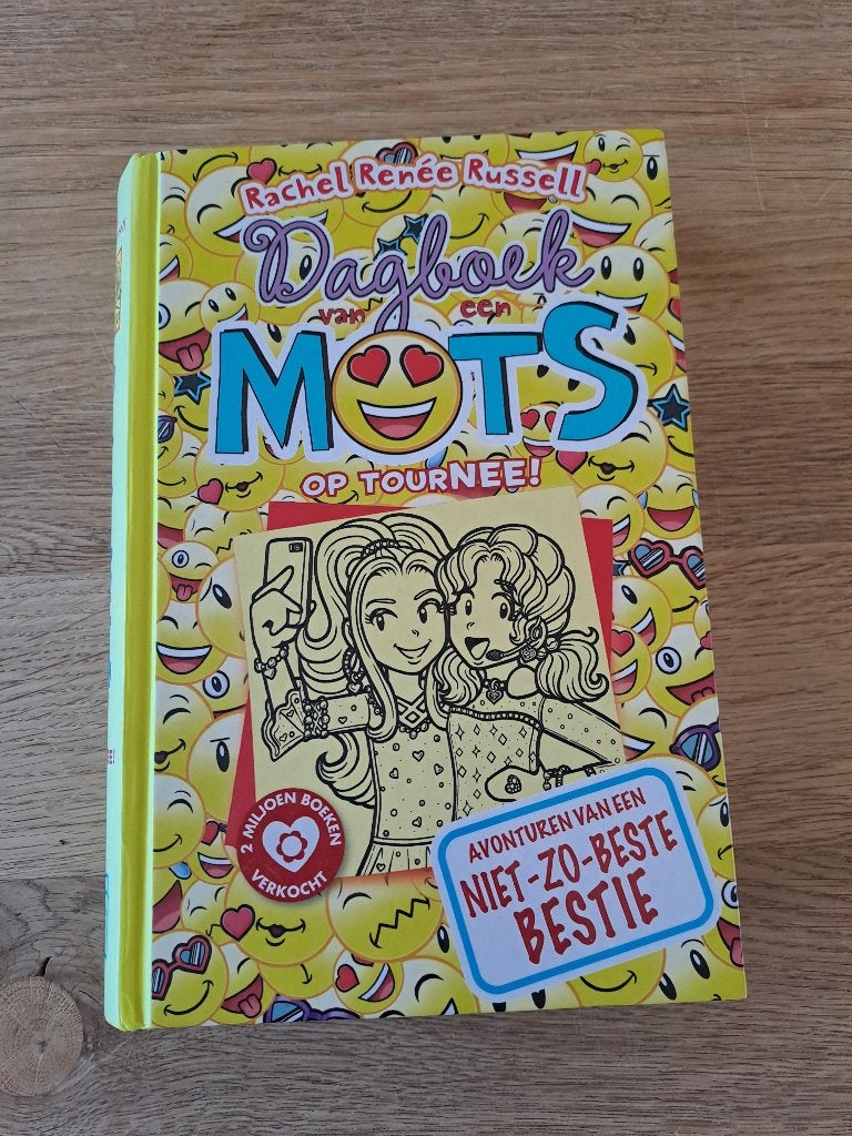 DAGBOEK VAN EEN MUTS. OP TOURNEE. 14., Boeken, Gelezen, Ophalen of Verzenden, Fictie, Rachel Renèe Russell.