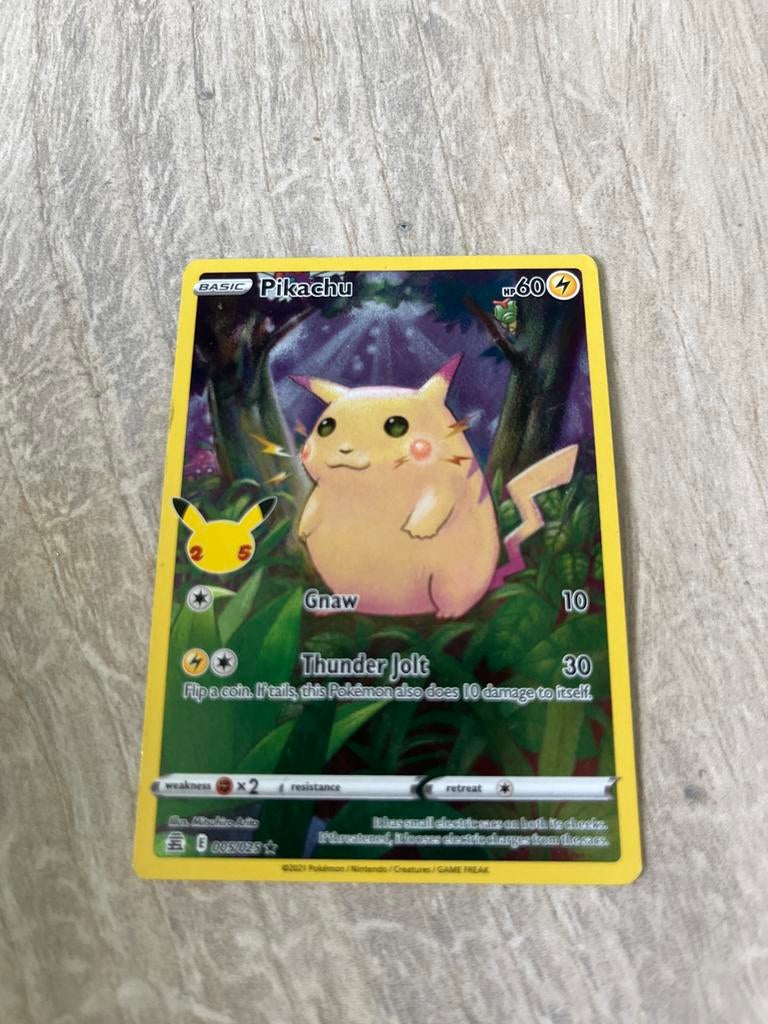 Pikachu Celebrations 25th Anniversary Pokémon Kaart, Hobby en Vrije tijd, Verzamelkaartspellen | Pokémon, Ophalen of Verzenden