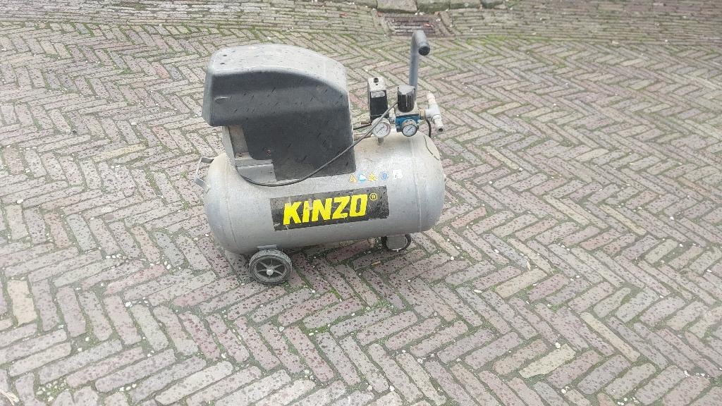 compressor KINZO, Ophalen, Gebruikt, 6 tot 10 bar, Minder dan 200 liter/min