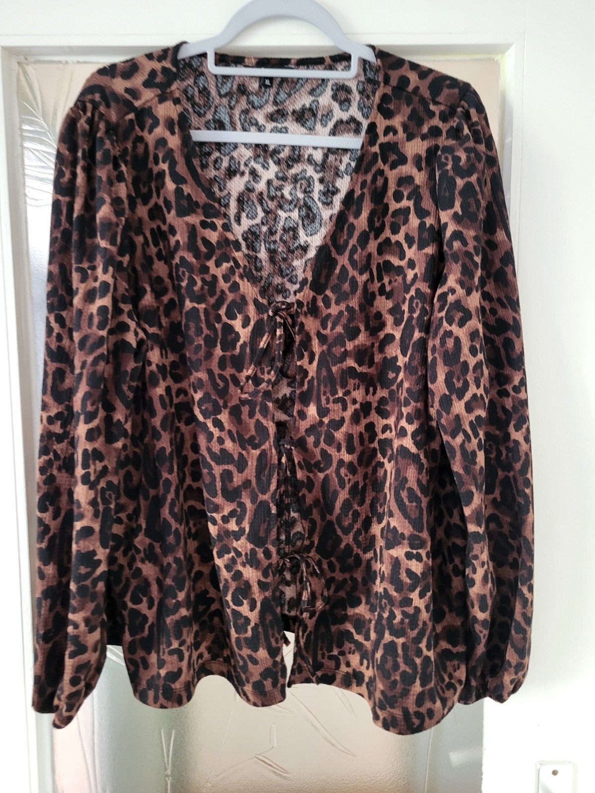 Tijgerprint shirt MS Mode met strikjes maat XL, Kleding | Dames, Tops, Bruin, Maat 46/48 (XL) of groter, Ophalen of Verzenden