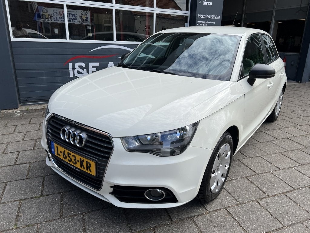 Audi A1 Sportback 1.2 TFSI Ambition (bj 2012), Voorwielaandrijving, Euro 5, 4 cilinders, 4 stoelen