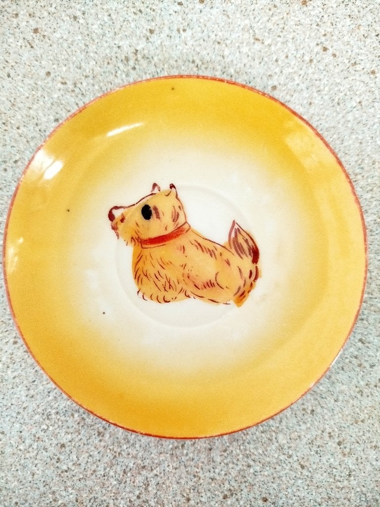 Poppenbordje met hond Schotse terriër, Ophalen of Verzenden, Gebruikt