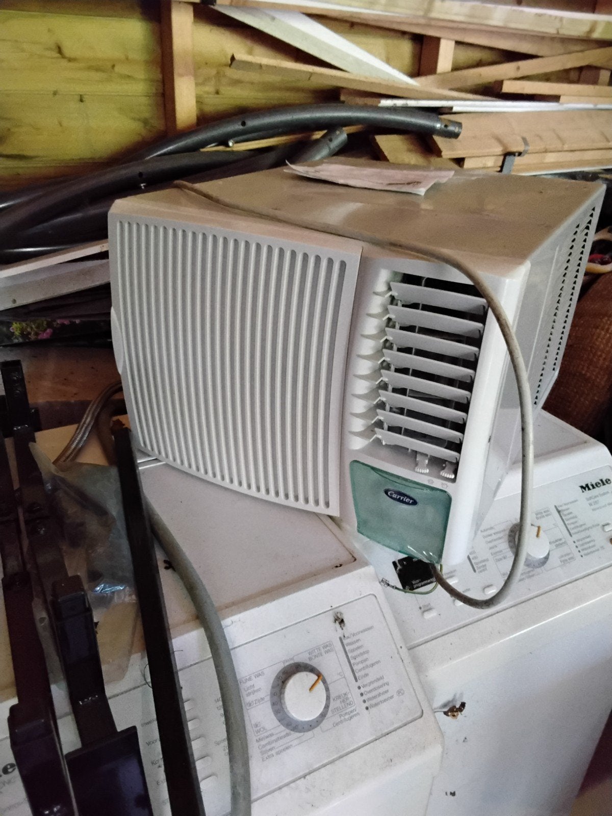 Carrier Raamairco - Compacte Koeling voor Thuis, Witgoed en Apparatuur, Airco's, Gebruikt, Wandairco, Minder dan 60 m³, 2 snelheden